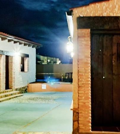 Los Montes Guest House Casas de Miravete Luaran gambar