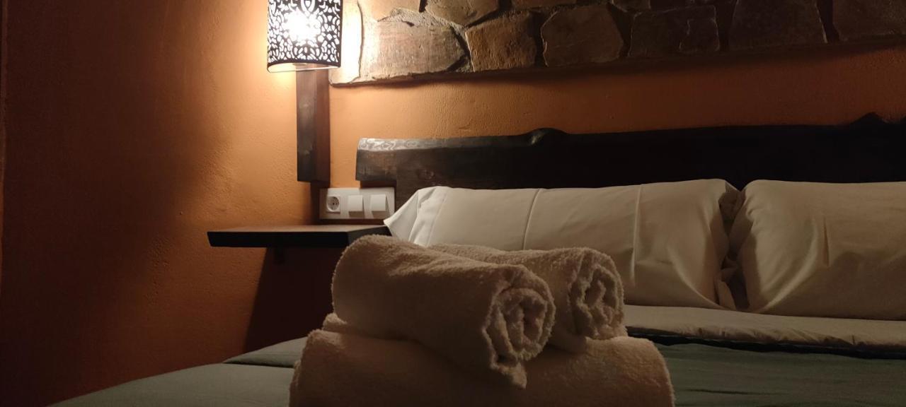 Los Montes Guest House Casas de Miravete Luaran gambar