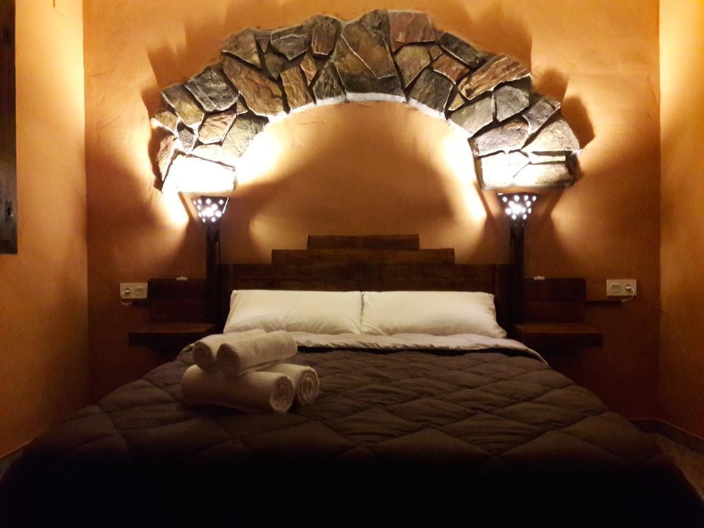 Los Montes Guest House Casas de Miravete Luaran gambar